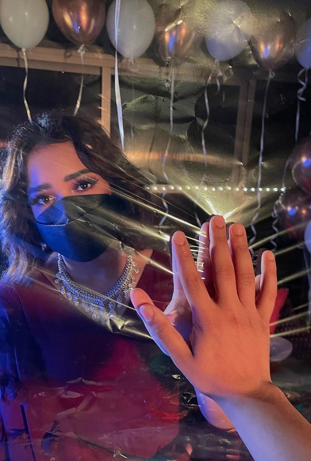 مشاعل الشحي تبكي بعد إصابتها بكورونا 