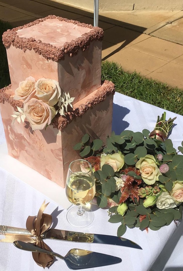  أفكار رائعة لكعكات الزفاف المربعة