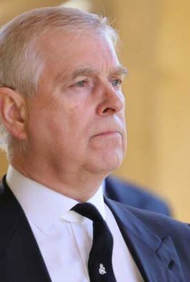 ملكة بريطانيا قد تضطر لدفع تعويض مالي ضخم لتسوية قضية الأمير أندرو