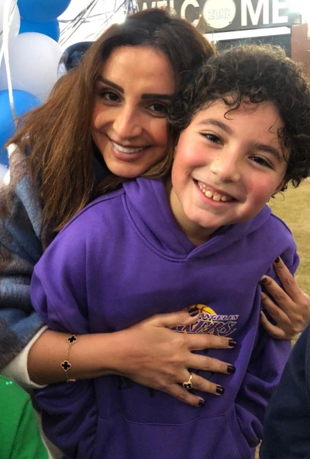 أنغام وابن أختها غنوة