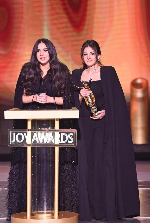 دنيا وإيمي سمير غانم