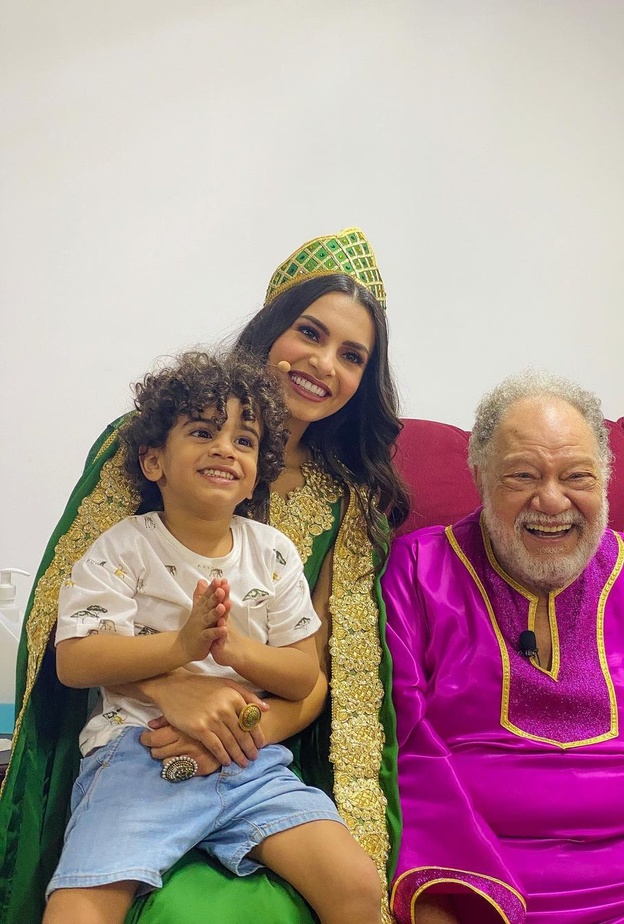 كارمن سليمان وابنها ويحيى الفخراني