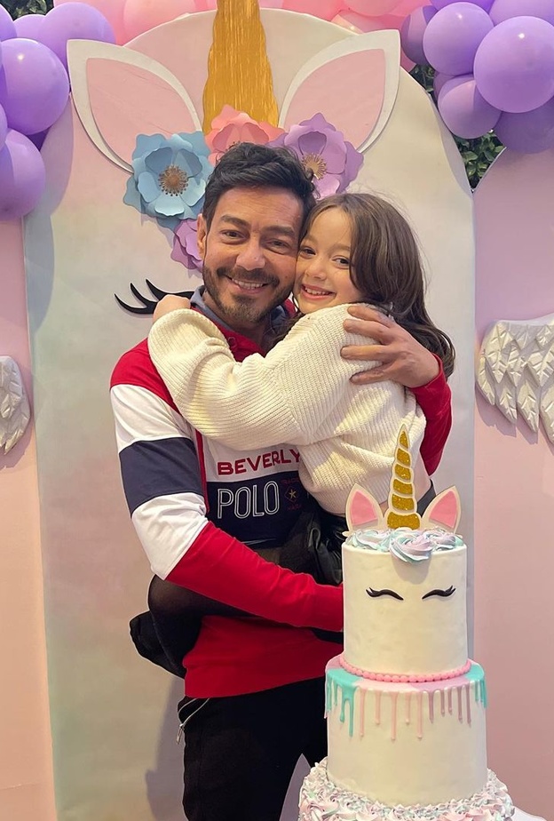 أحمد زاهر وابنته منى