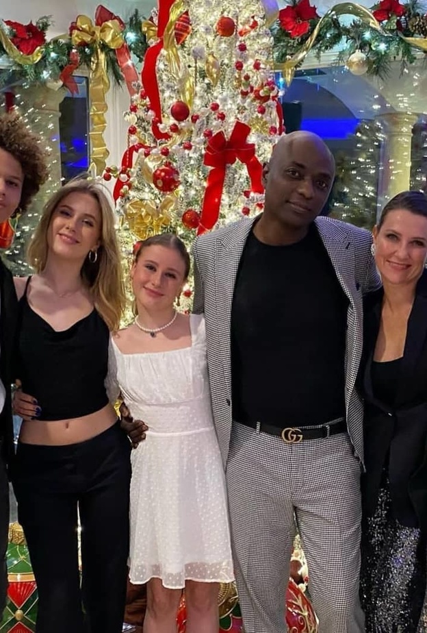 الأميرة مارثا لويز وبناتها يحتفلون بعطلة العام الجديد في لوس أنجلوس