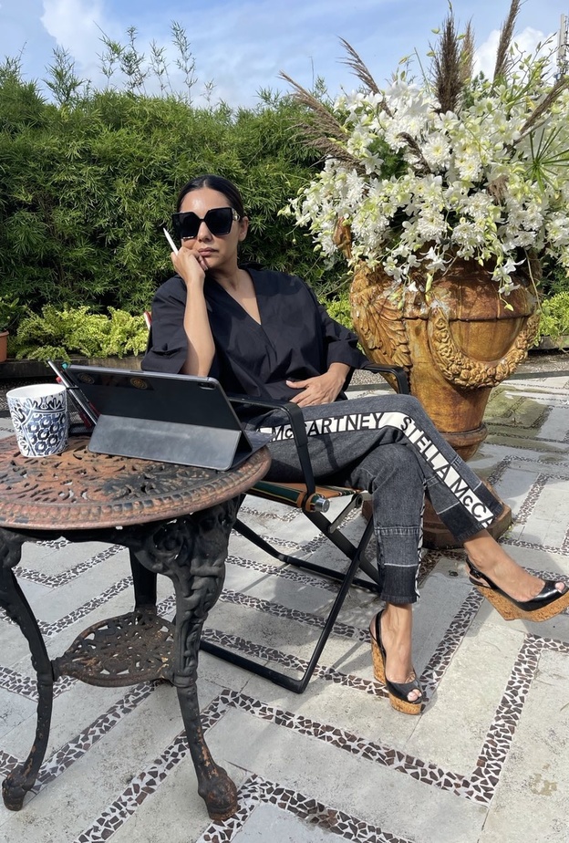 غوري خان تصطحب متابعيها في جولة في شقة ببرج ترامب