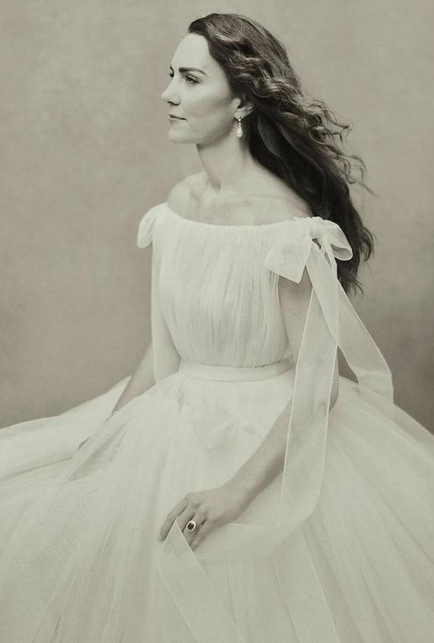 كيت ميدلتون بدون التاج الملكي في صور عيد ميلادها الـ 40