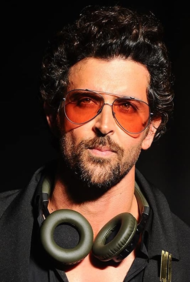 هيريثك روشان يحتفل بعيد ميلاده 48