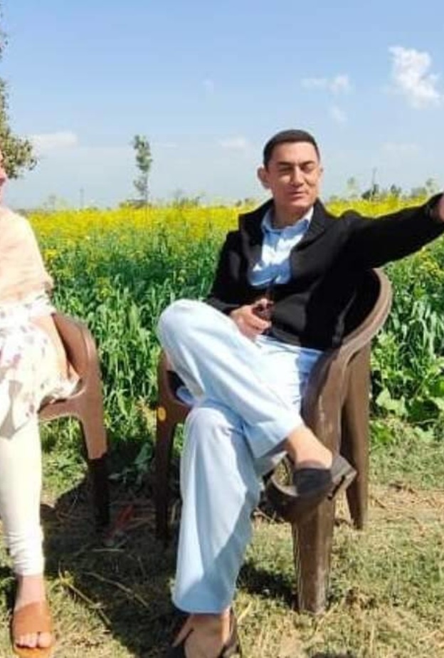 تعرف على قصة شراء عامر خان ساري هندي لكارينا كابور