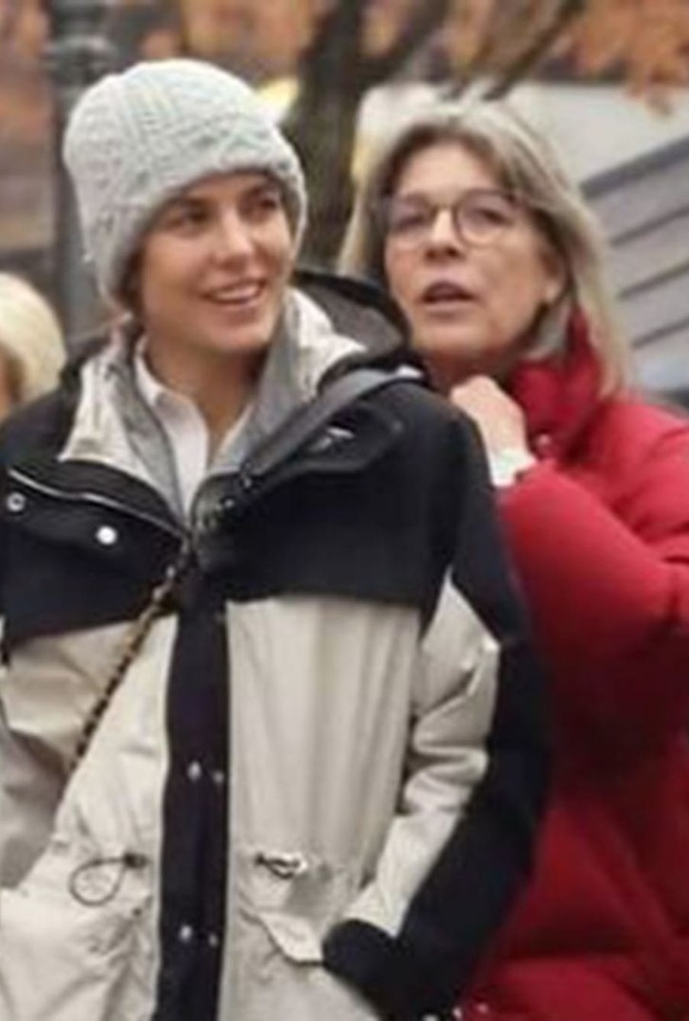 الأميرة كارولين وأسرتها في عطلة تزلج في غشتاد