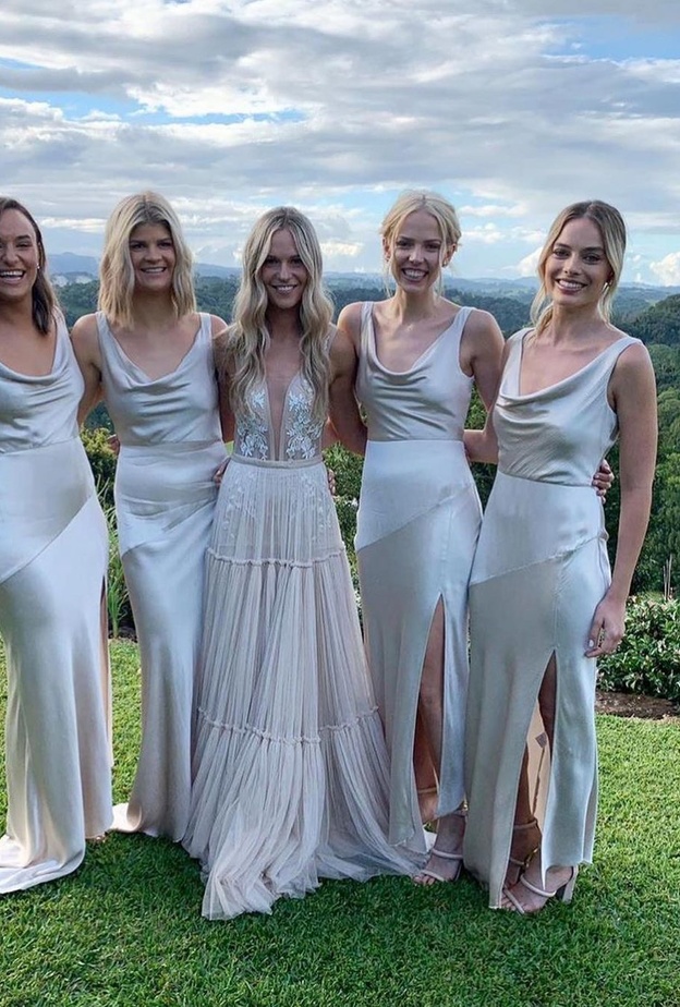 7 إطلالات مميزة لوصيفات العروس من وحي نجمات العالم