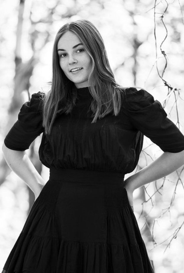  الأميرة أنغريد في اليوم السابق ليوم عيد ميلادها الثامن عشر