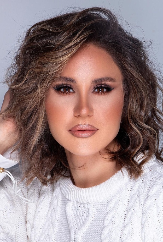 ديمة قندلفت تعتمد صيحات جمالية لافتة بأول ظهور لها في عام 2022