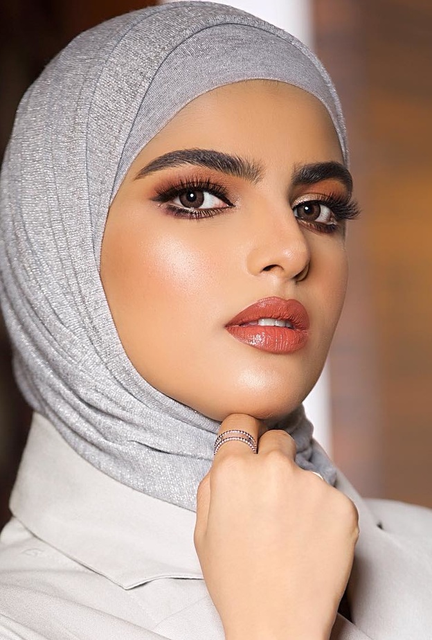 سارة الودعاني تخضع لـ 3 عمليات تجميل في الوجه