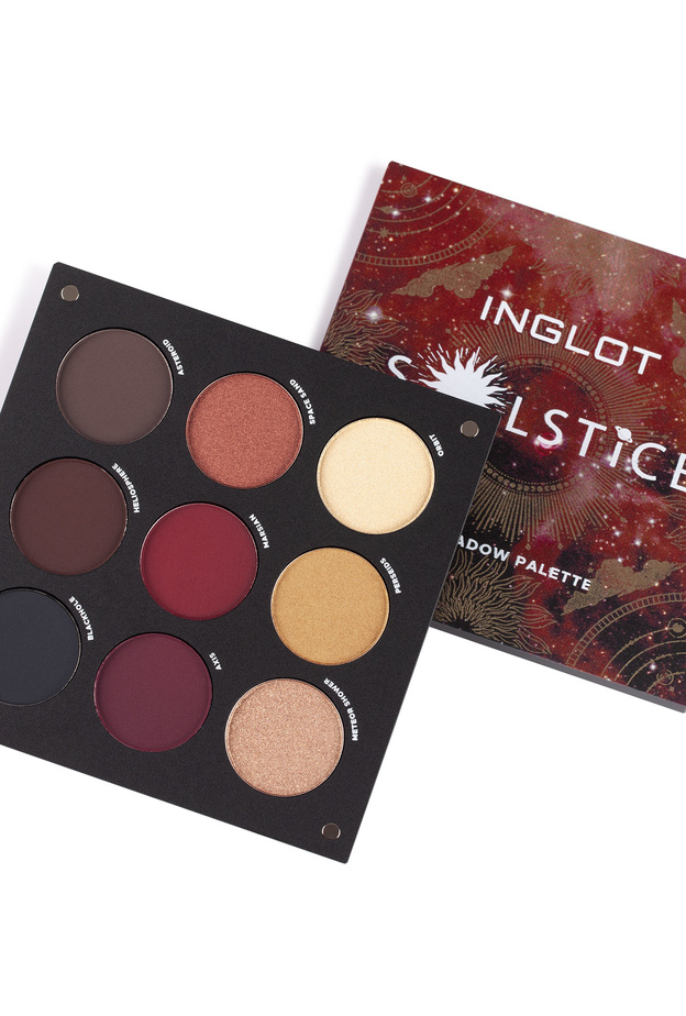 مجموعة المكياج الشاملة من إنجلوت تمنحك لحظات جمال جريئة 