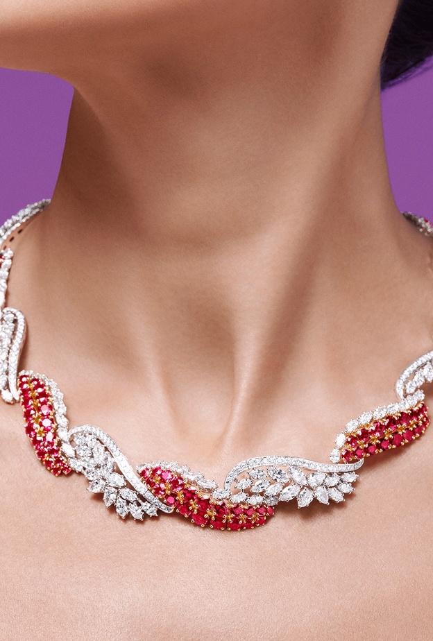 أروع المجوهرات المرصعة بالياقوت الأحمر والماس (2)