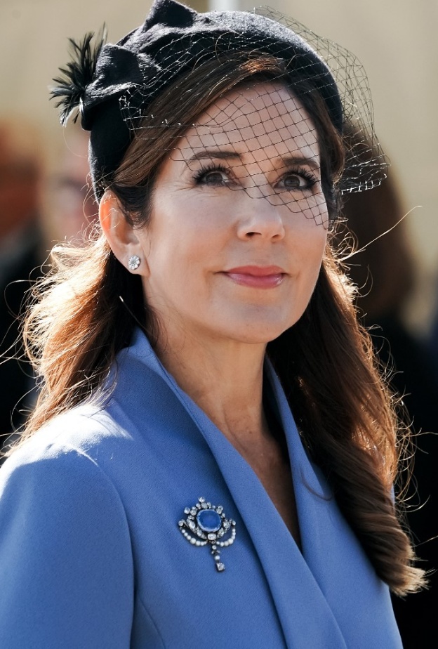 اجمل اطلالات ماري ملكة الدانمارك بالمكياج البرونزي