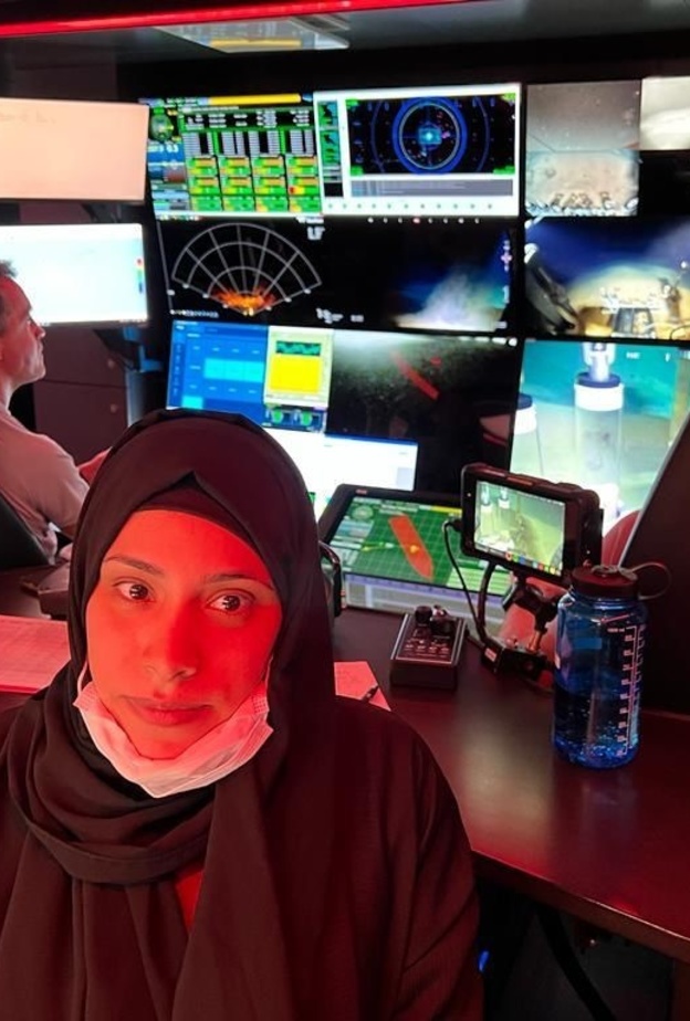 السعودية أفراح العثمان أول عربية تقود غواصة مسيرة غير مأهولة في المياه العميقة 