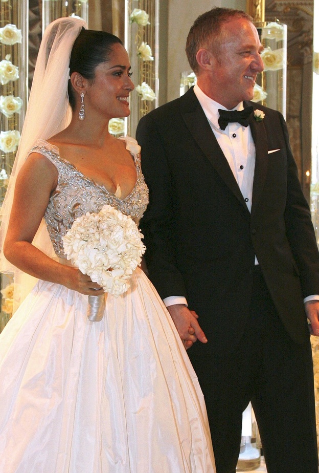 النجمة اللبنانية الاصل سلمى حايك تزوجت في 14 فبراير 2009