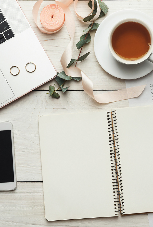 تأكدي من إعداد قائمة المهام الرئيسية التي عليك القيام بها خلال استعدادات زفافك