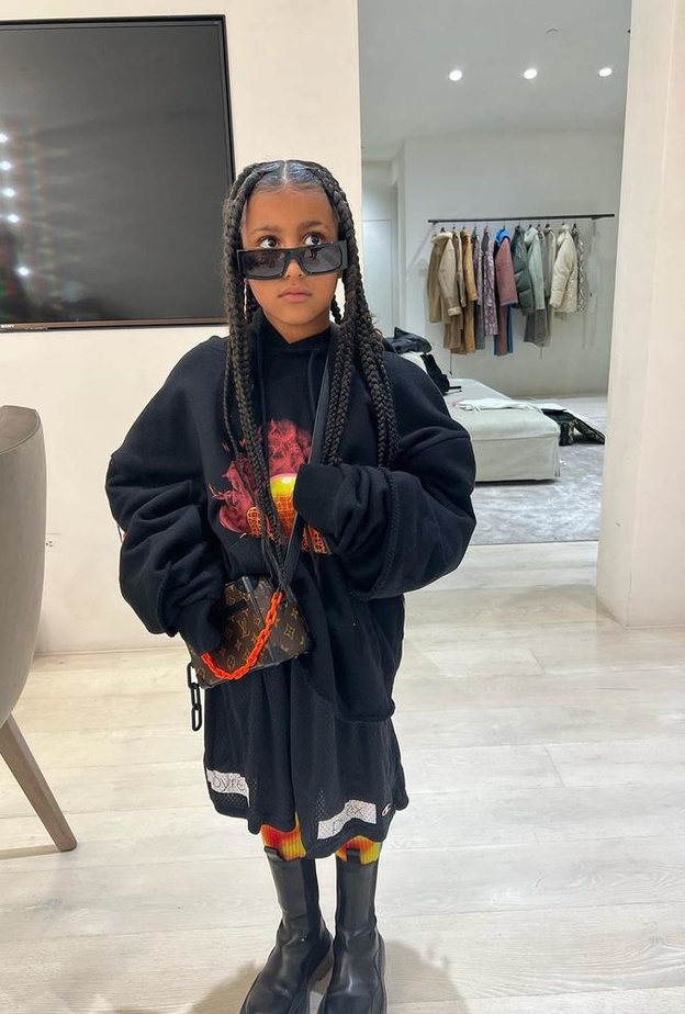 تواكب إطلالات نورث ويست آخر الصيحات