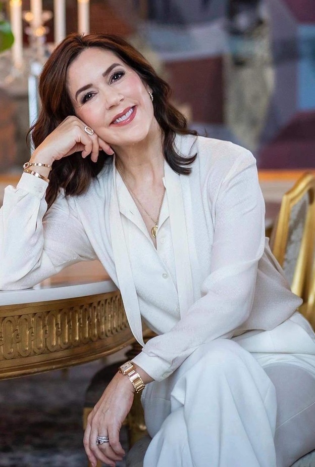 خاتم خطبة الأميرة ماري مرصع بحجر ماسي واثنين من أحجار الياقوت