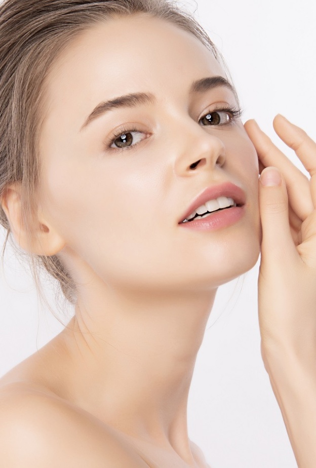 ماسك الموز للوجه يمنحك بشرة نضرة ومتوهجة