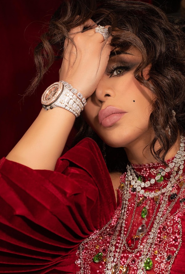 ساعة يد النجمة أحلام المرصّعة بالماس - الصورة من انستقرم احلام