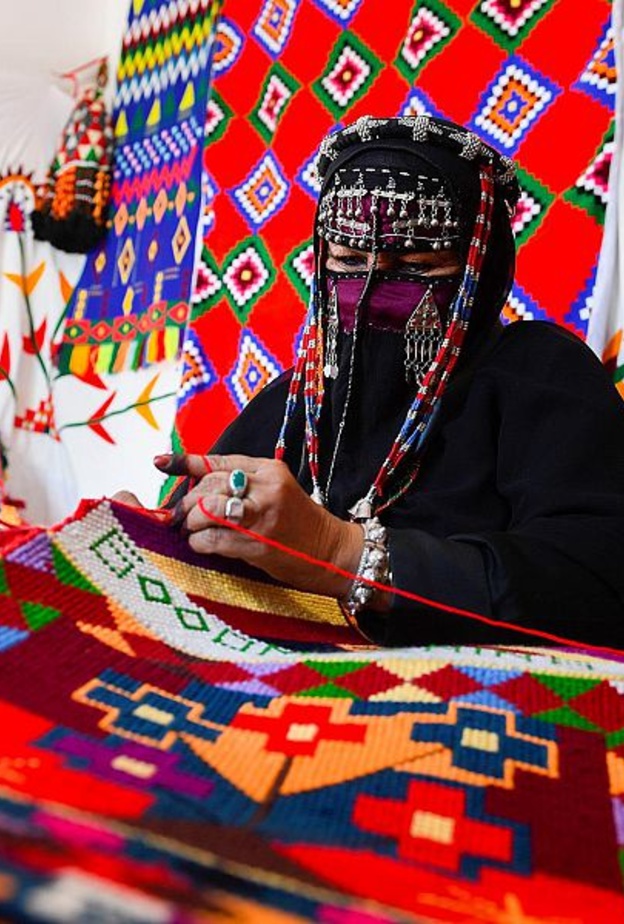 نسج الصوف في "نجناج" المنطقة الغربية.. تاريخ أصيل وتراث لا مثيل له 