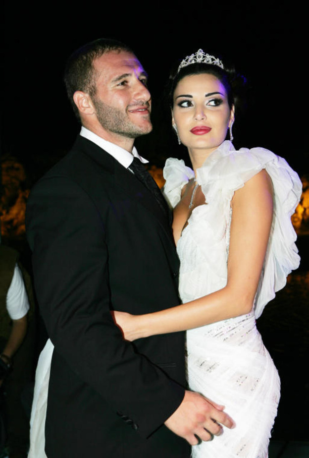 سيرين عبد النور مع زوجها في يوم الزفاف