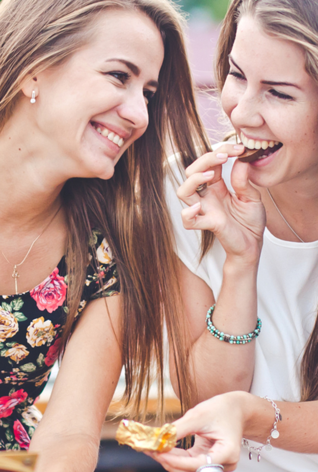 فوائد الشوكولاتة الداكنة لكبح شهيتك في يوم الحب العالمي 2022