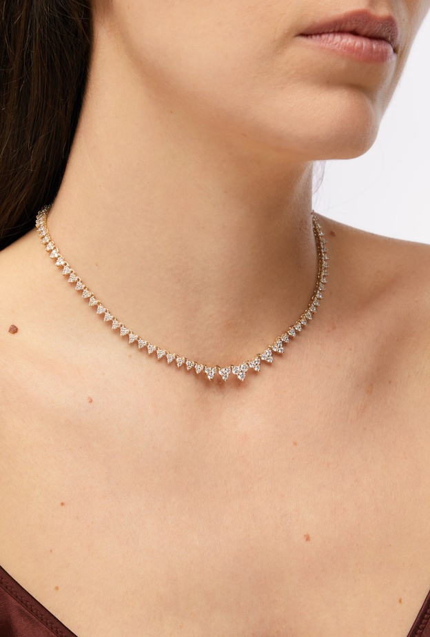 عقود الماس ناعمة لاطلالتك في السهرة