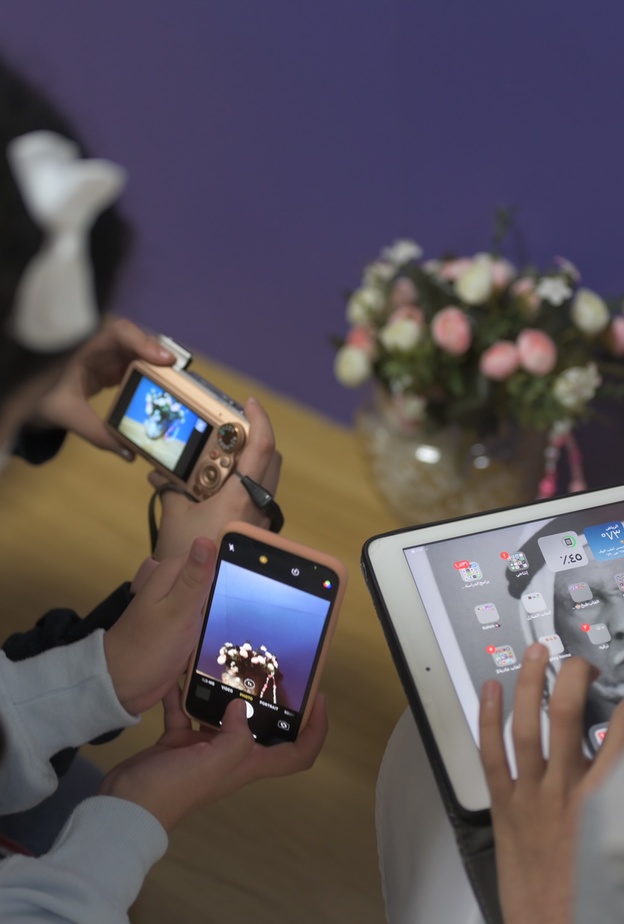 فن تنظم ورشة عمل للأطفال واليافعين حول أساسيات التصوير الفوتوغرافي