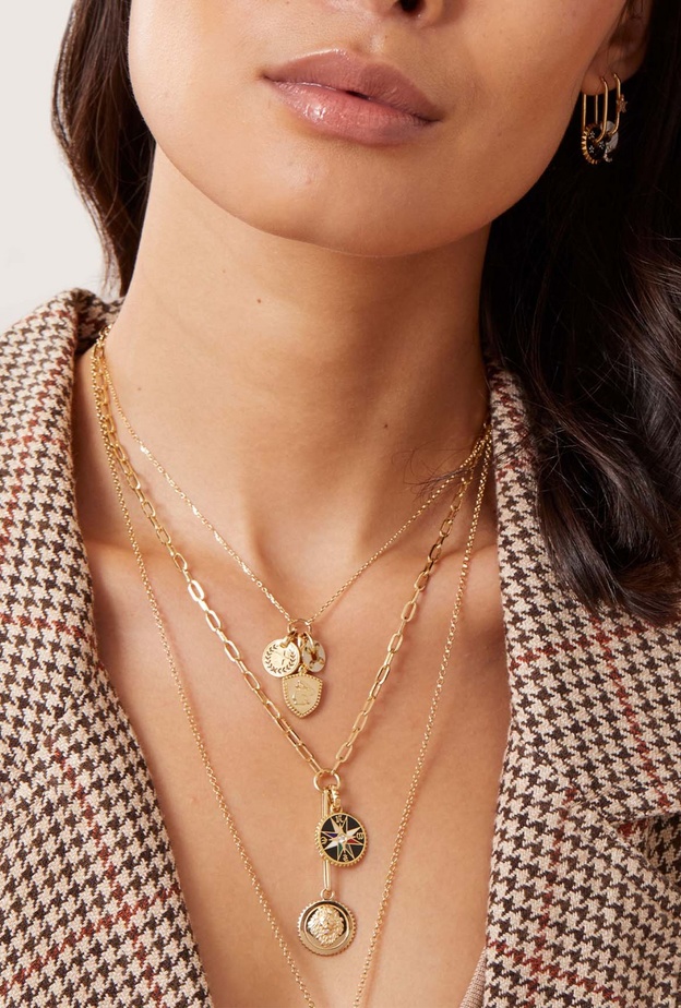 قلادات مبهرة مستوحاة من الأبراج (1)