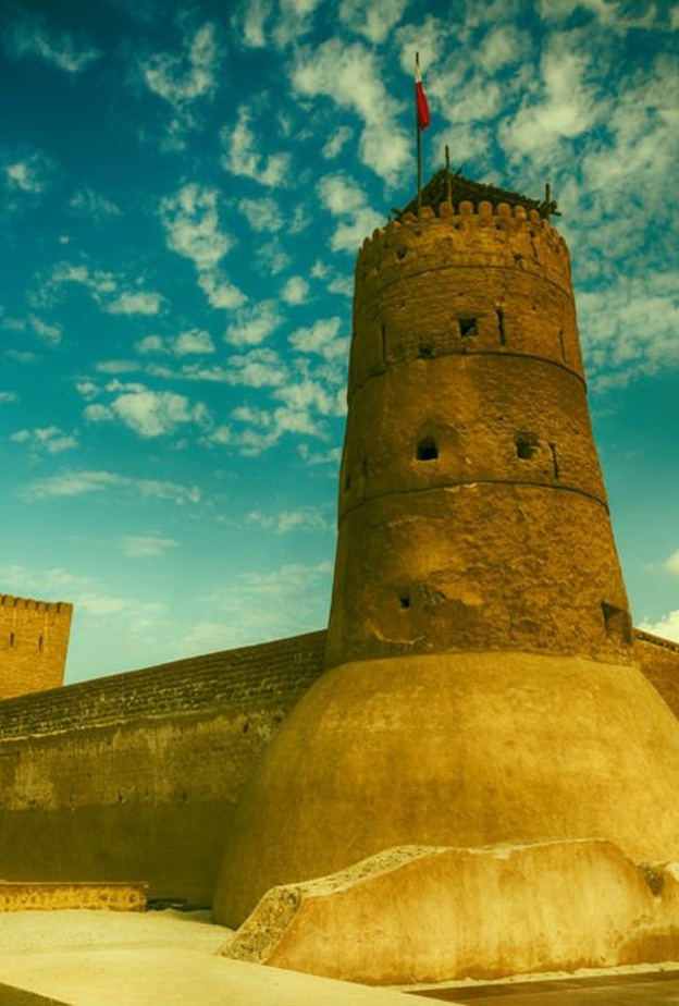 قلعة الفهيدي وتجربة تراثية ساحرة