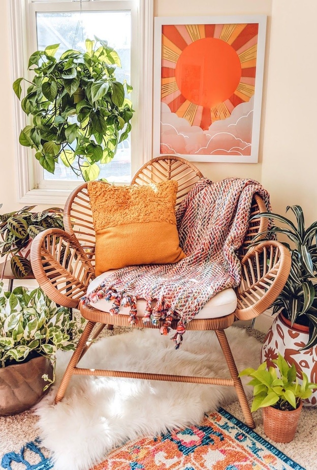 كرسي قش لزوايا منزل بديكور ريفي مودرن