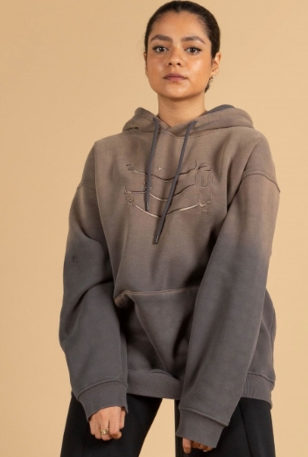 بريزم "علامة سعودية تقتحم ساحة الأزياء بقصة خلف كل تصميم.