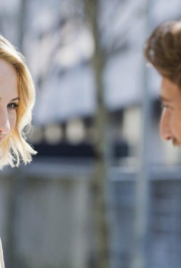 ما هي علامات الحب عند الرجل الجريء