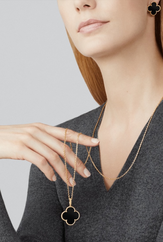 مجموعة ساحرة من مجوهرات فان كليف أند أربلز الشهيرة