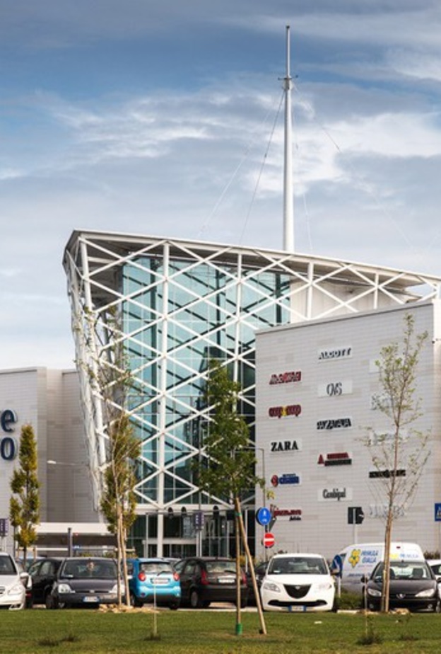 مركز تسوق ناف دي فيرو Nave de Vero