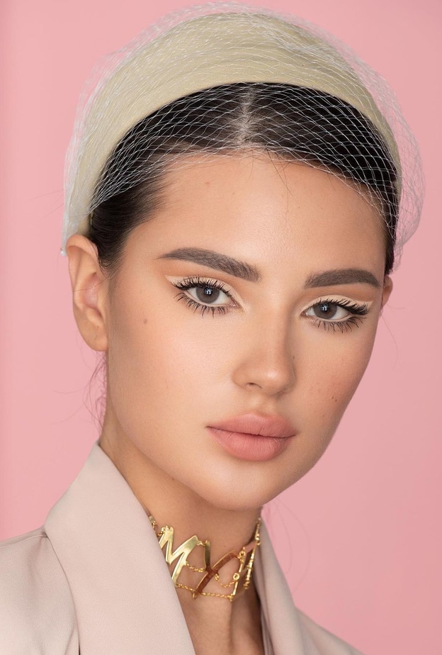 إطلالات مكياج لافتة بأنامل خبيرات التجميل السعوديات بمناسبة يوم التأسيس