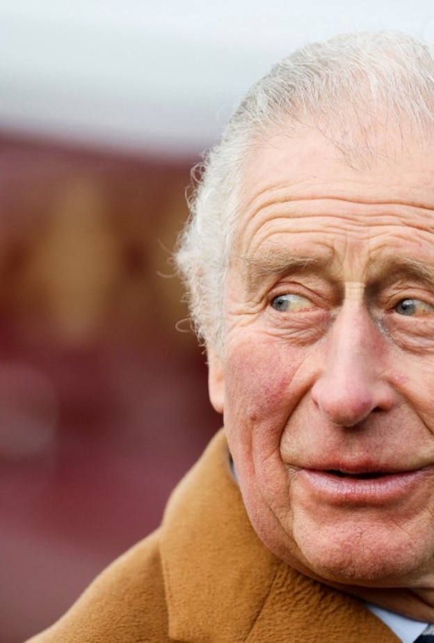 بسبب العاصفة يونيس الأمير تشارلز يلغي رحلته إلى ويلز 