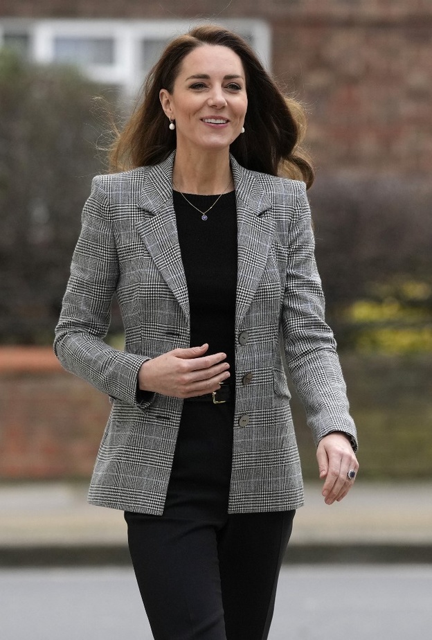 صور أحدث إطلالات كيت ميدلتون كلاسيكية وتظهر جسمها النحيف