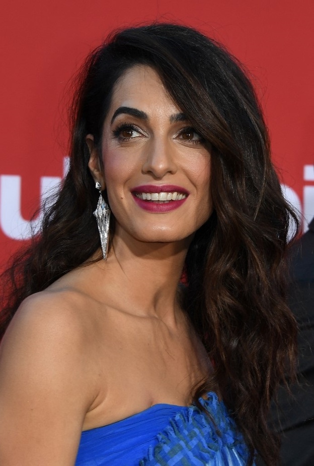 أفضل إطلالات أمل كلوني الجمالية وأسرار مكياجها في عيد ميلادها