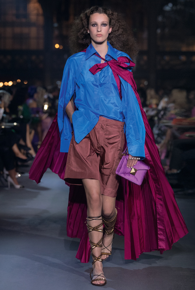 مجموعة فالنتينو Rendez-Vous تعيد إحياء إطلالات أيقونية لا تنسى