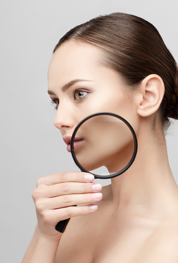 أفضل الوصفات الطبيعية لازالة النمش عن الوجه