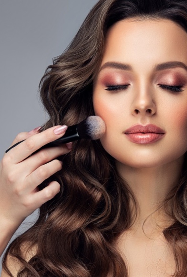 أهم مستحضرات تجميل ليوم الحب