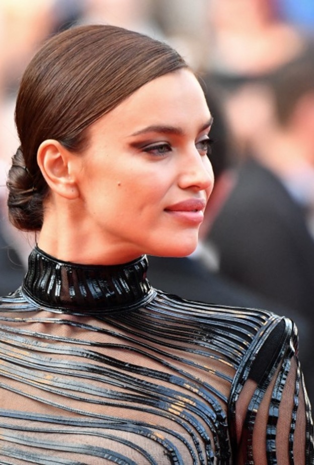 تسريحات شعر غير تقليدية مع الكعكة مستوحاة من إطلالات إيرينا شايك