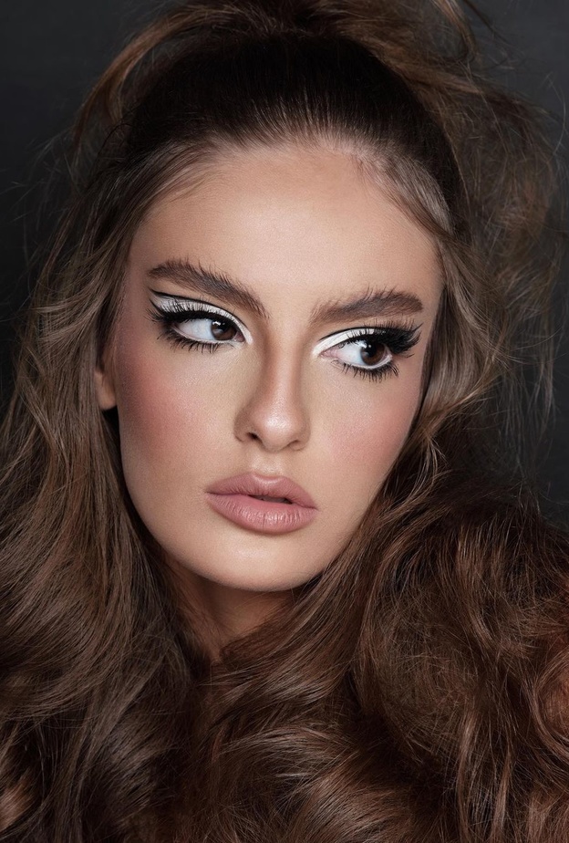 تكبير رسمة العين بالمكياج من حساب خبيرة التجميل هيلدا داغر على انستغرام