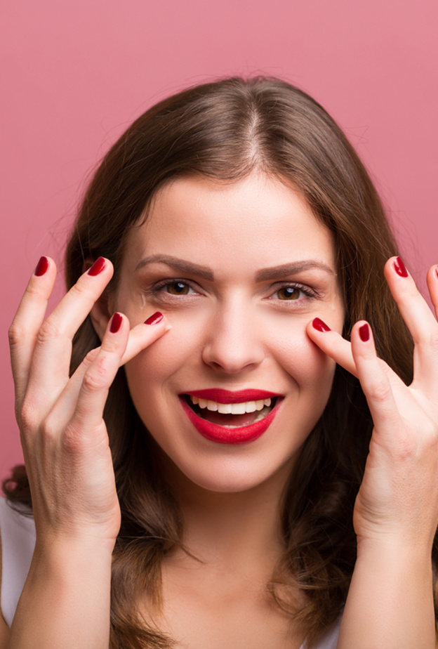 خطوات تحضير ماسكات للهالات السوداء قبل يوم الحب