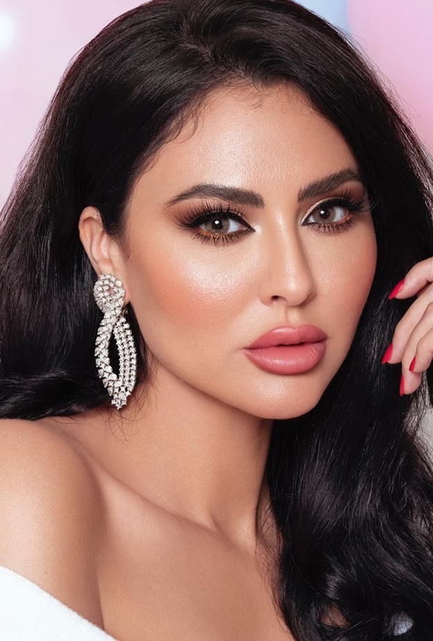 مكياج مميز لصاحبات العيون الصغيرة من وحي إطلالات مريم حسين